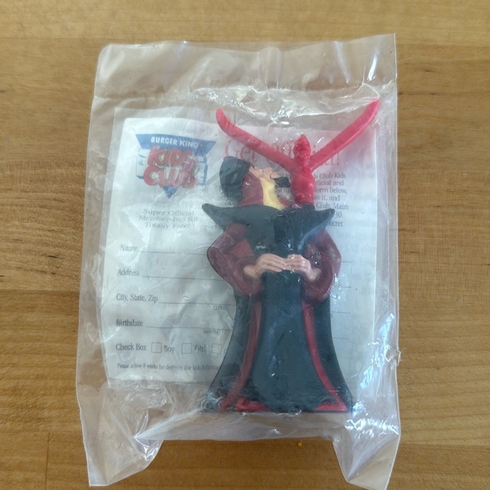 Walt Disney Company Aladdin Vintage
Burger King Toys unopened